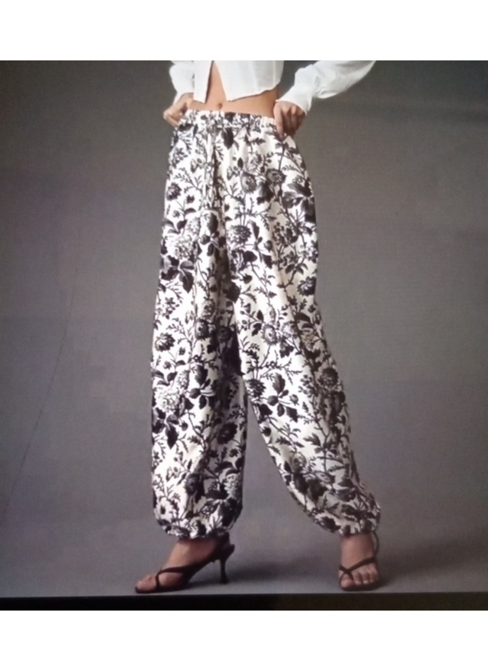 Maeve by Anthropologie Black and White Floral Silk Balloon Parachute Pants, M - Picture 2 of 5